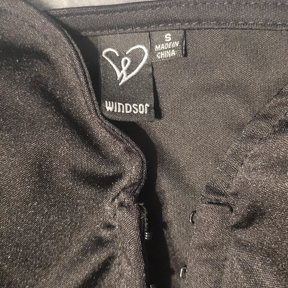 Black Cropped Corset with Mesh Lantern Sleeves - Picture 3 of 3